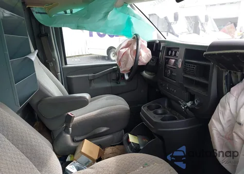 2019 Chevrolet Express 2500 Work Van из США, поврежденный, VIN 1GCWGAFP0K1146489